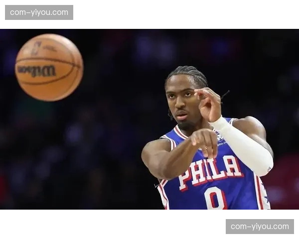 76人马克西转换进攻，利用速度制造错位优势